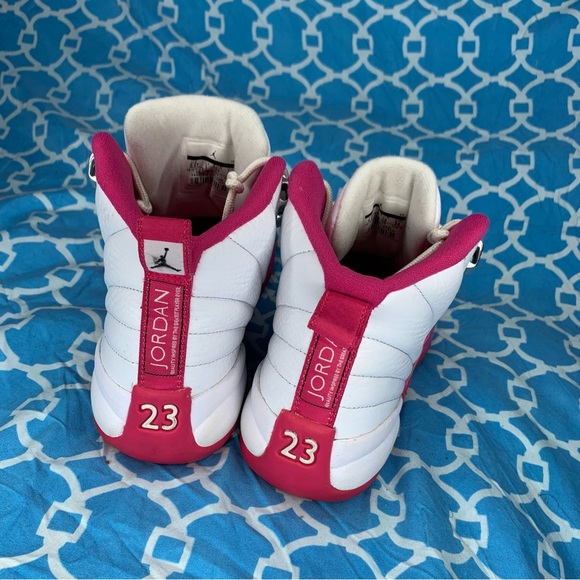 Nike Women’s size 7 Air Jordan 12 vivid pink retro og GG ladies sneakers wmns - Picture 2 of 11